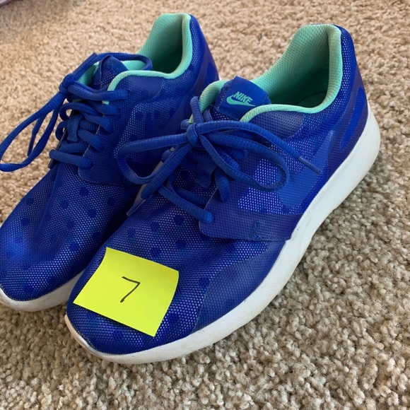 Nike Shoes - Nike Shoes